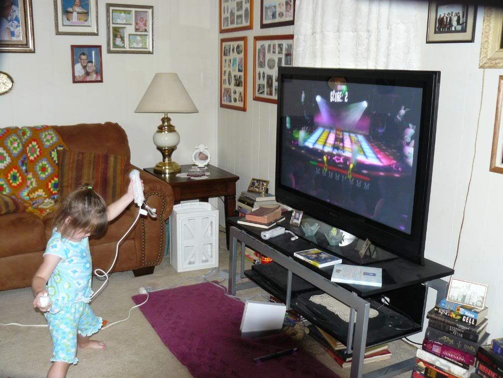 Tereasa & the Wii photo OgresCookOut2008008.jpg