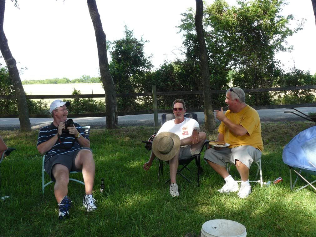 UT Jon & Dave telling them how it went photo OgresCookOut2008075.jpg