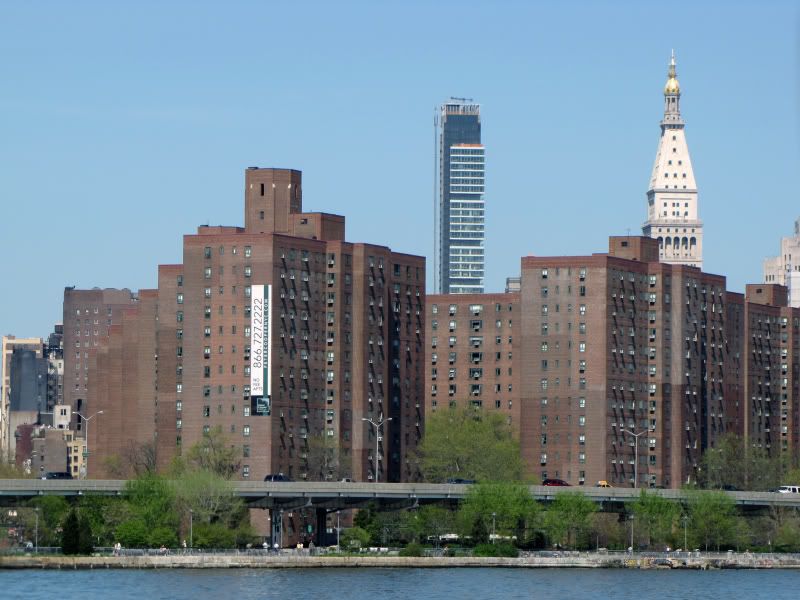 http://i267.photobucket.com/albums/ii283/sandyuspatriot/NYC%2009/1MadisonPark10.jpg