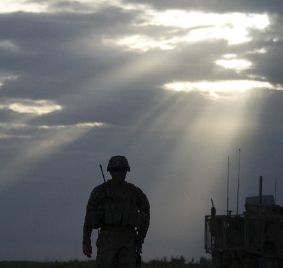  photo 120820020357-us-soldier-silhouette-story-top_zps7ef8d198.jpg