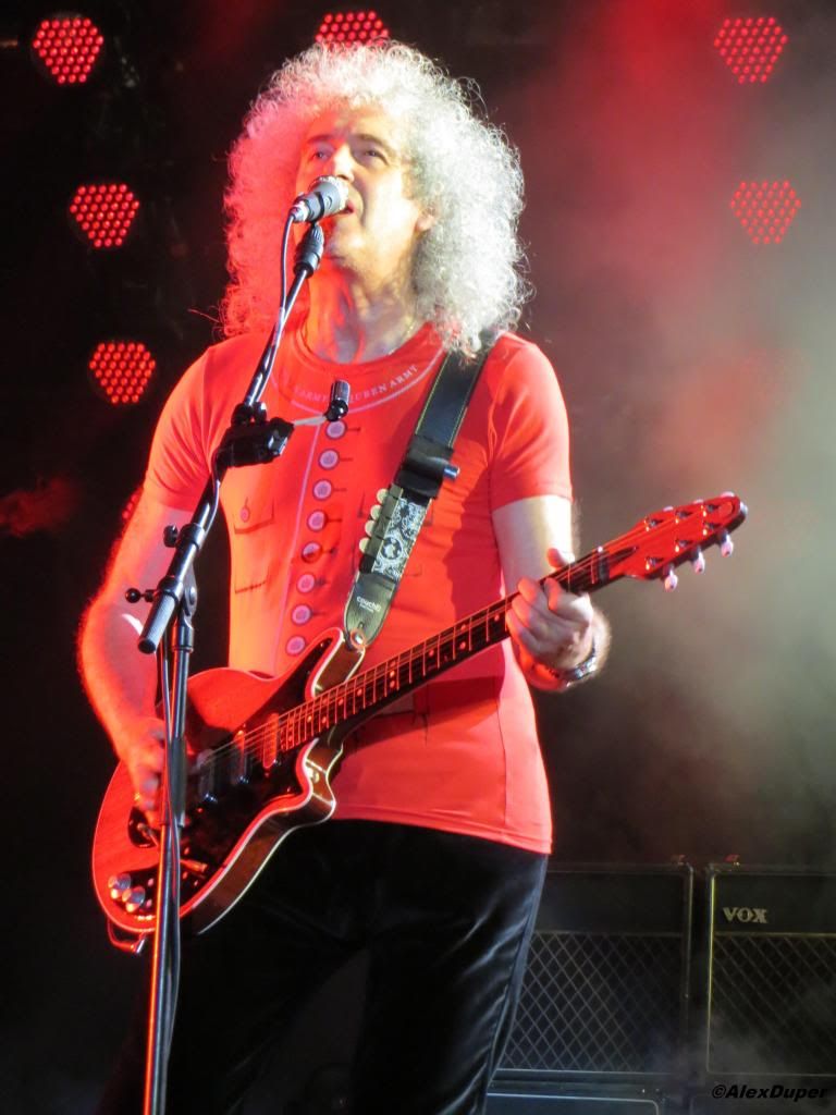 Bri red t-shirt