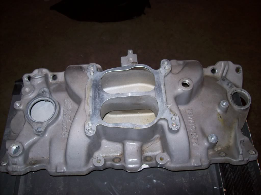 FS Edelbrock performer 2101 intake/ Rear metal deck vents