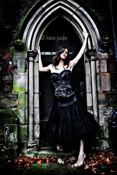 Hope_Waits_by_larafairie.jpg