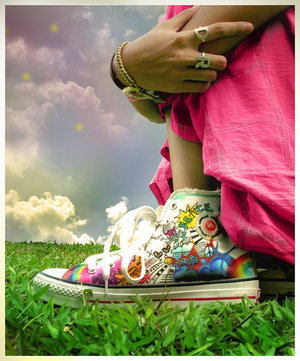 http://i267.photobucket.com/albums/ii300/SweetSammi93/color%20happy/colorfull-1.png