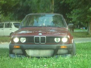1126778832_car5B15D.jpg