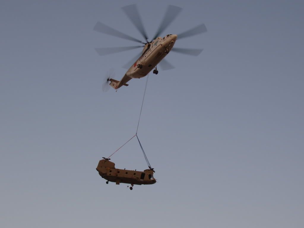 Vídeo: Helicóptero Mil Mi-26 transporta Boeing CH-47 Chinook