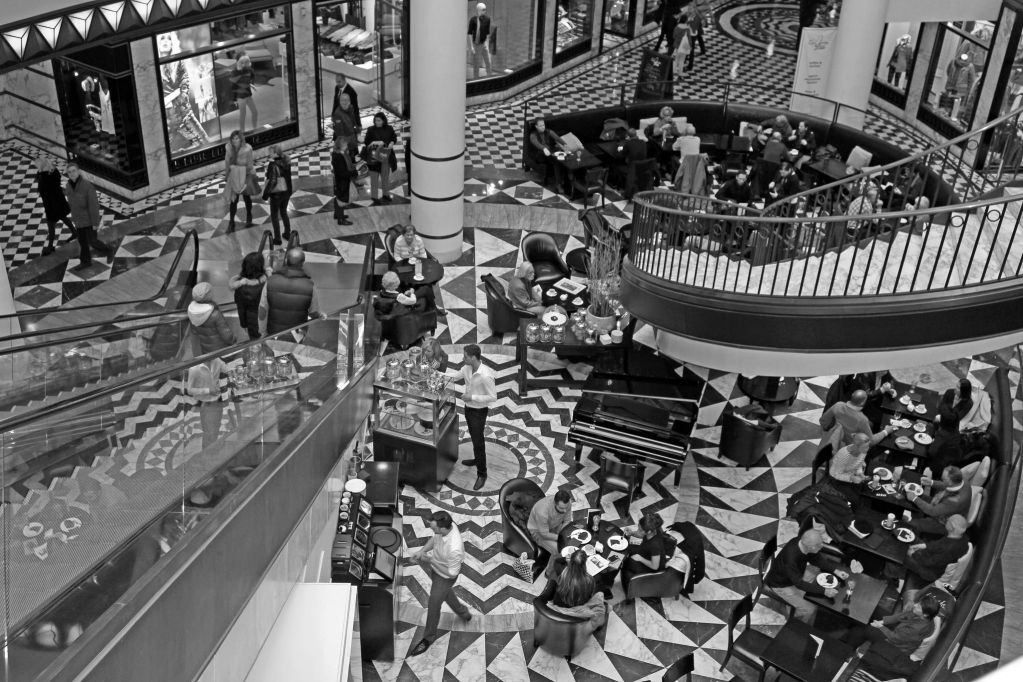 IMAGE: http://i267.photobucket.com/albums/ii313/Headmaster_2008/Snapbucket/4c9cf527c9cfec4d254e2bfb050fdd23.jpg