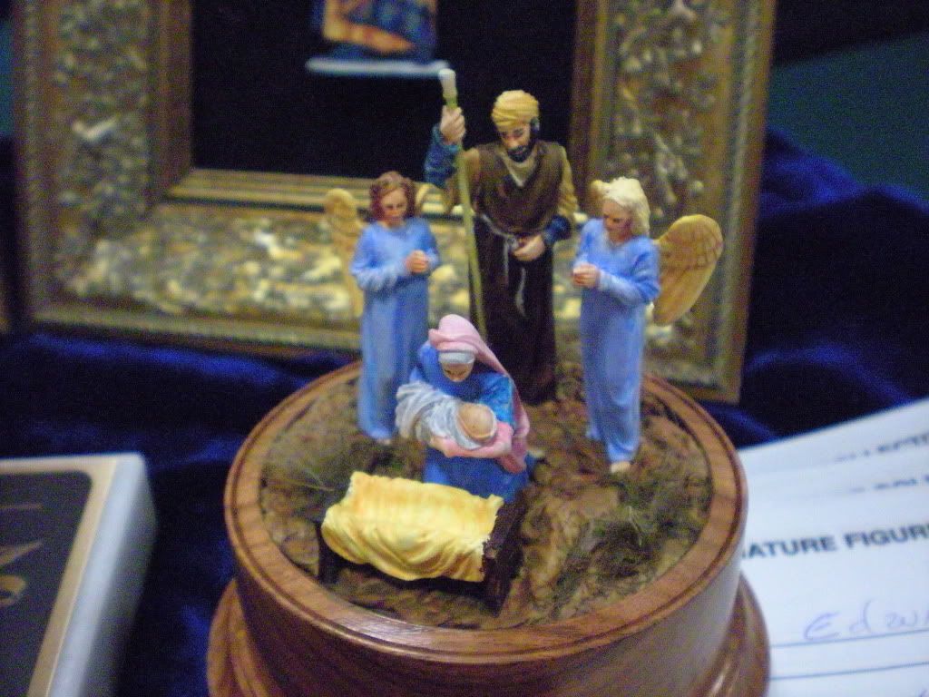 29_Nativity_by_Vaughn_Whisker.jpg