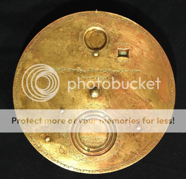 There are 2 plates with latitudes ranging from 30°0 to 40°0